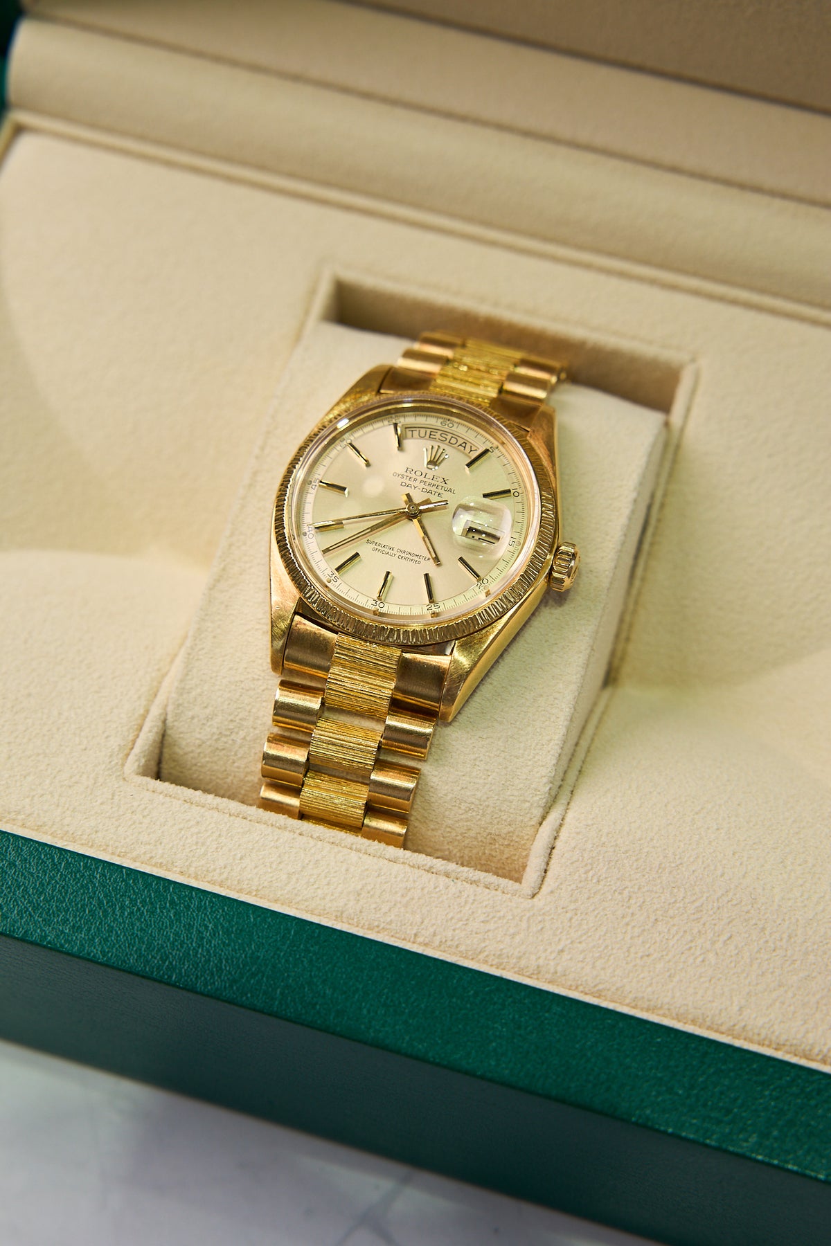 Pre-Owned Rolex Day-Date 36mm in 18K Yellow Gold, Bark Bezel – Ref. 1807 (1976)