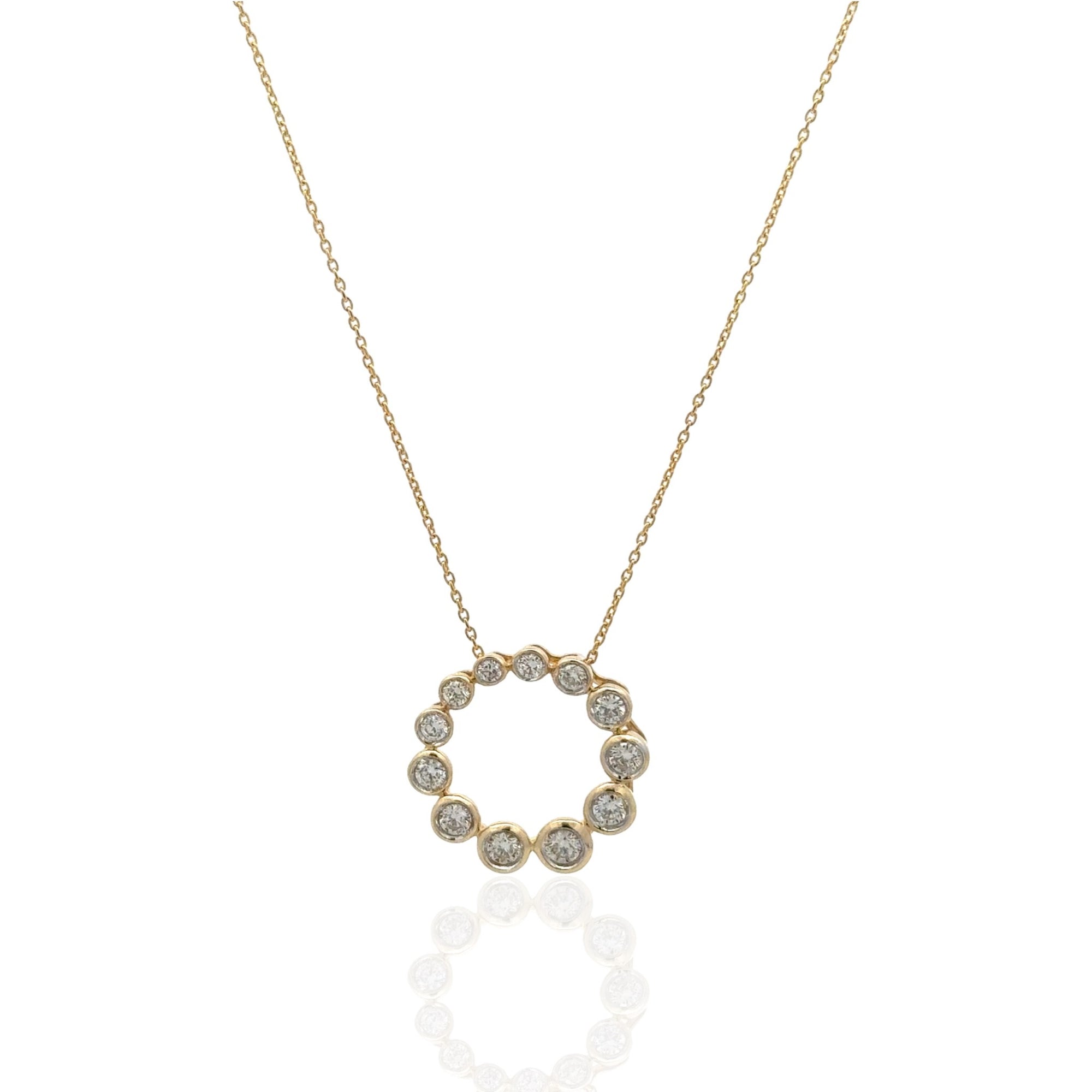 Graduated Circle Diamond Pendant Necklace in 14K Yellow Gold