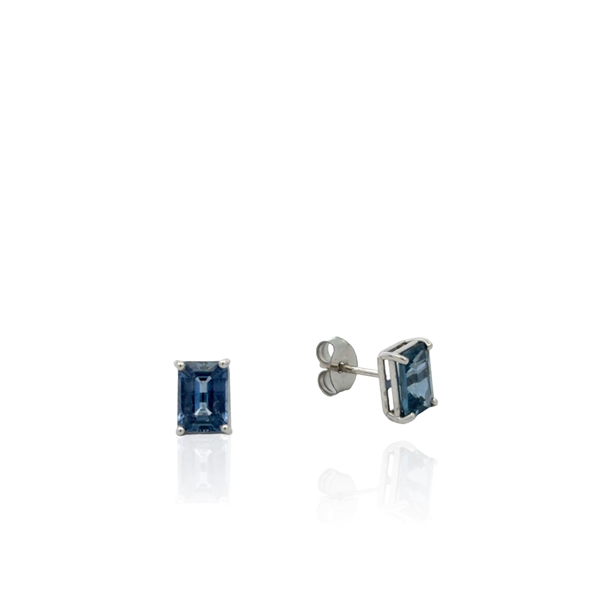 14 Karat White Gold Sapphire Stud Earrings