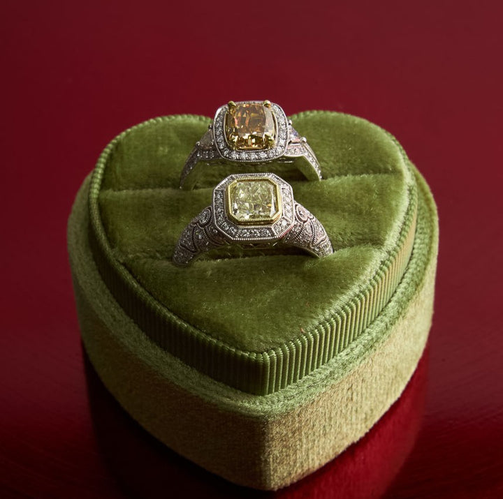 18 Karat White Gold Diamond Ring