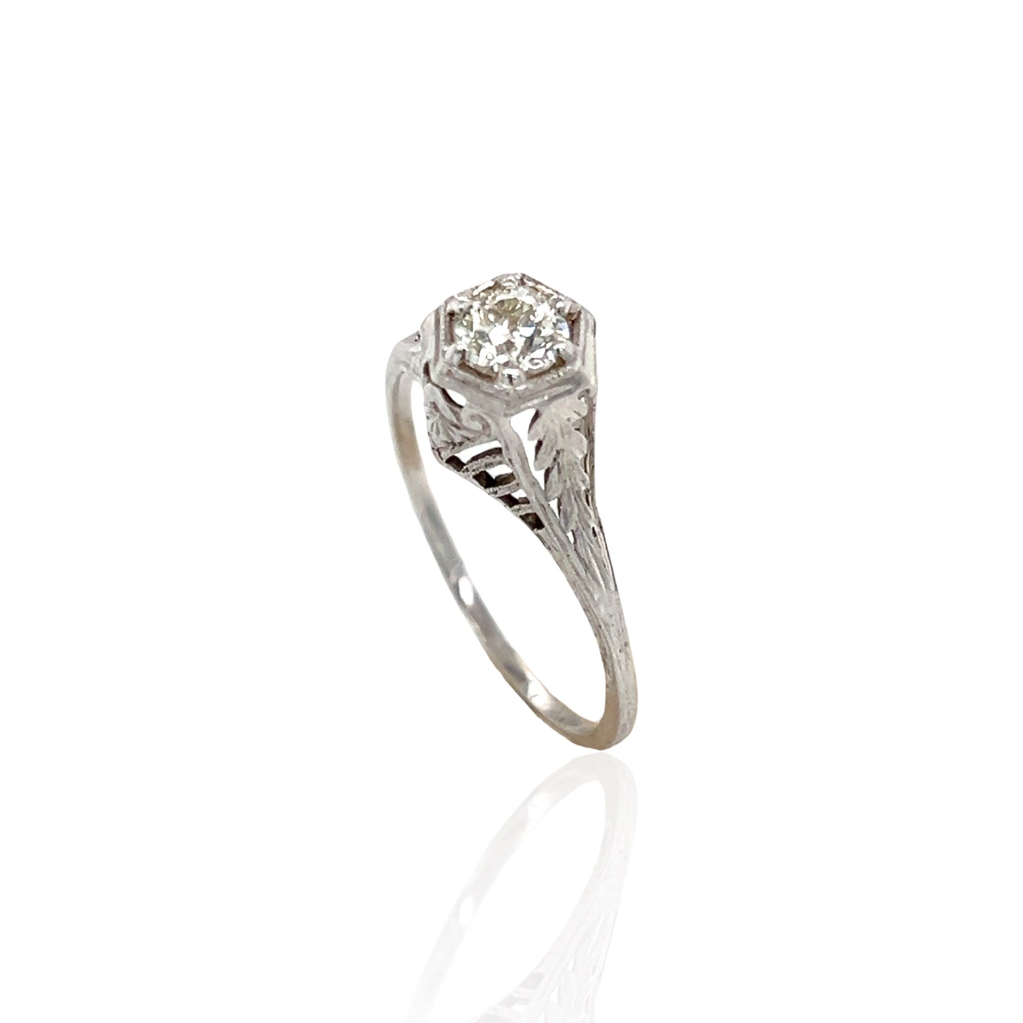 18 Karat White Gold Diamond Ring
