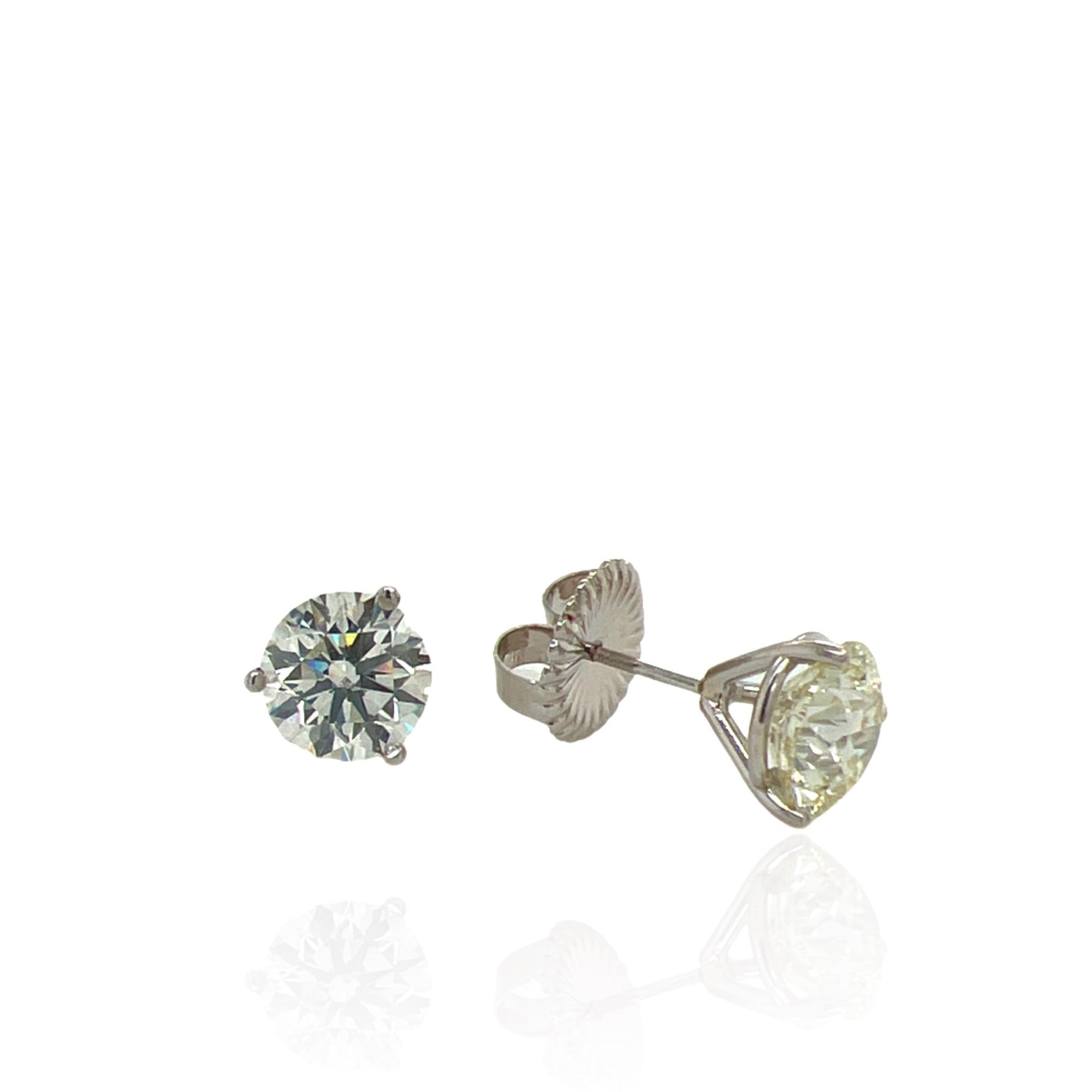 14 Karat White Gold 1.00 cttw Heritage Collection Diamond Studs