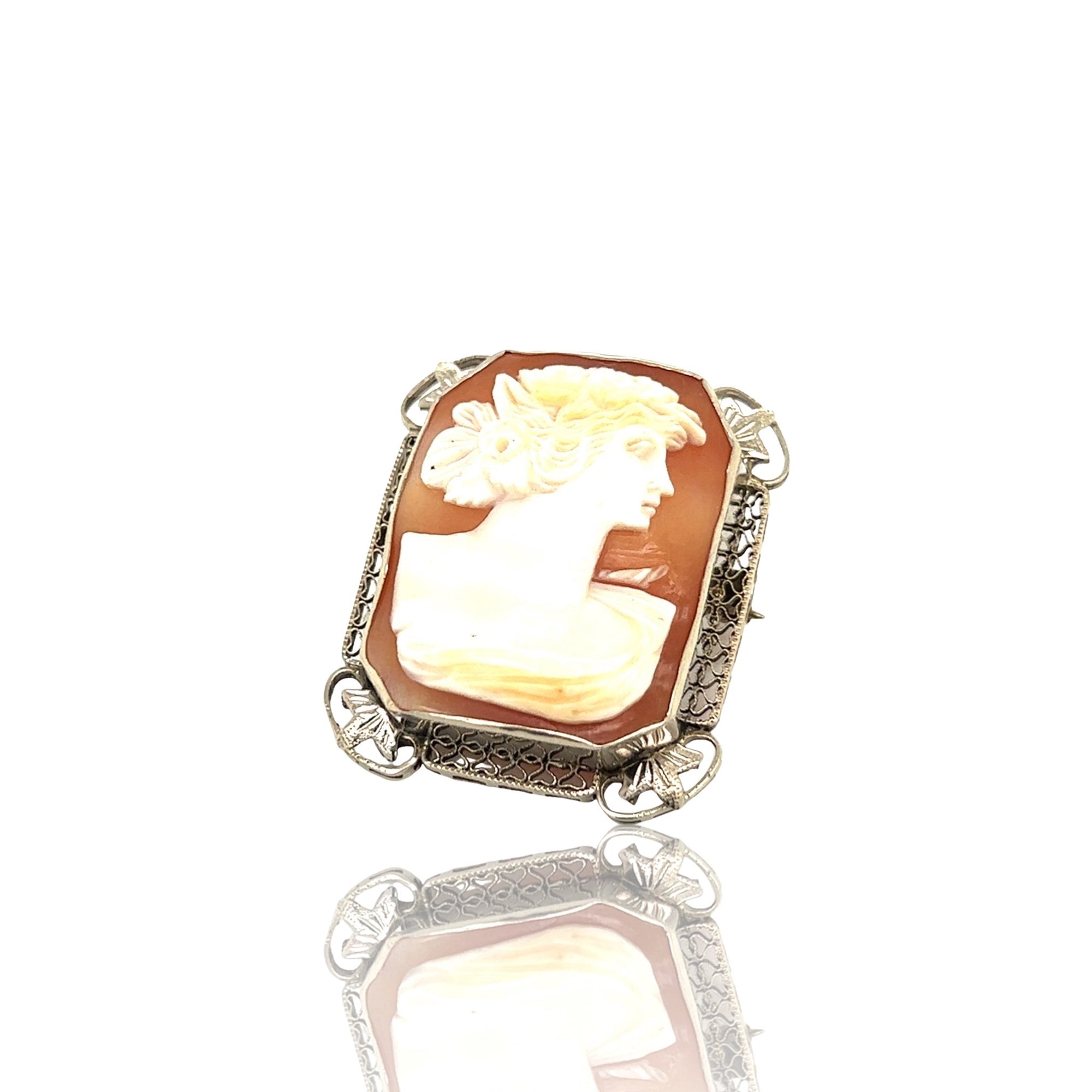 14 Karat White Gold Shell Cameo Brooch