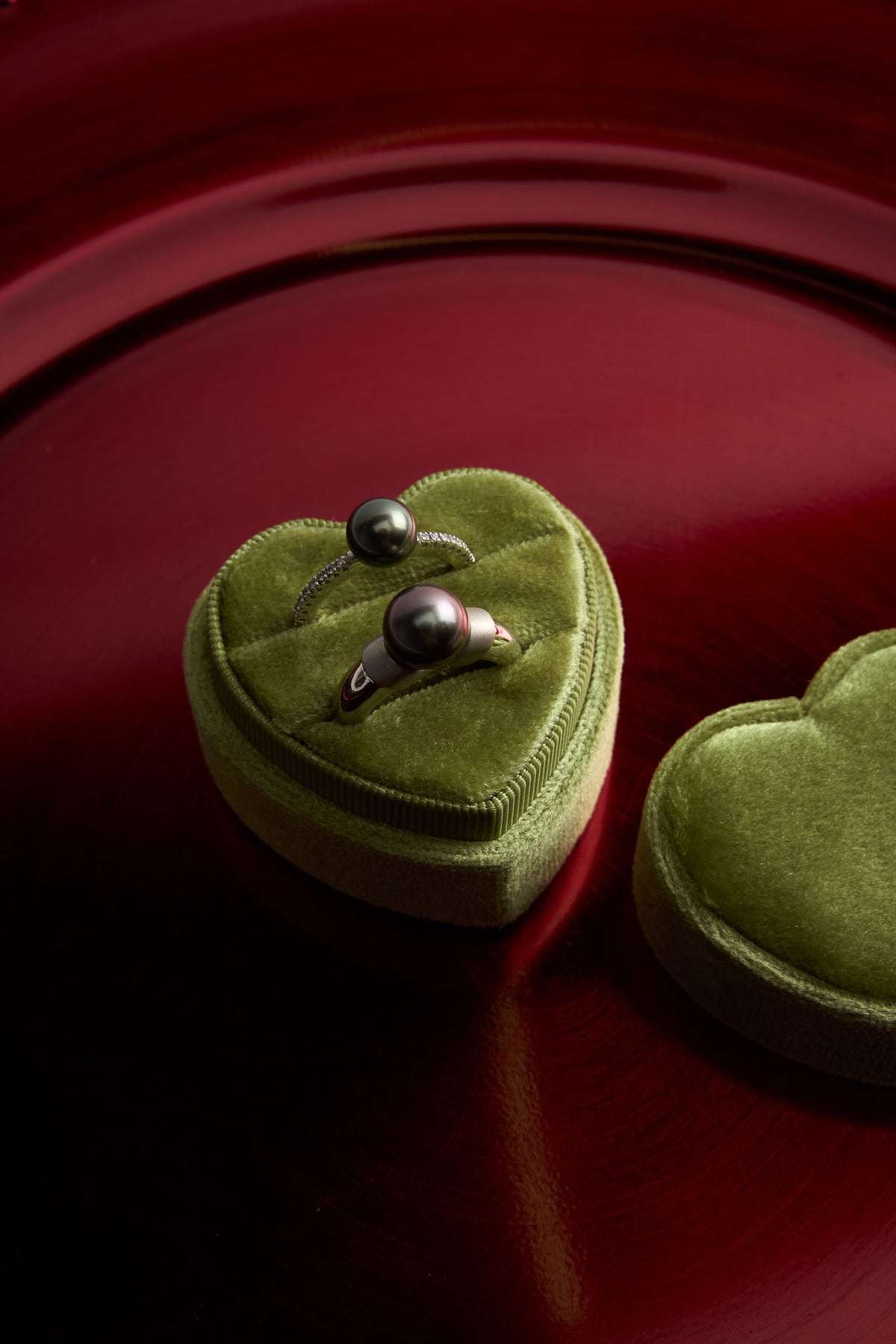 14 Karat White Gold Black Tahitian Pearl Ring