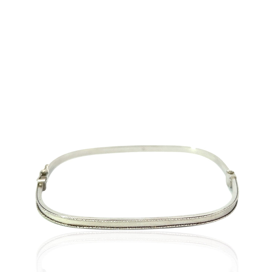 18 Karat White Gold Hinged Bangle Bracelet