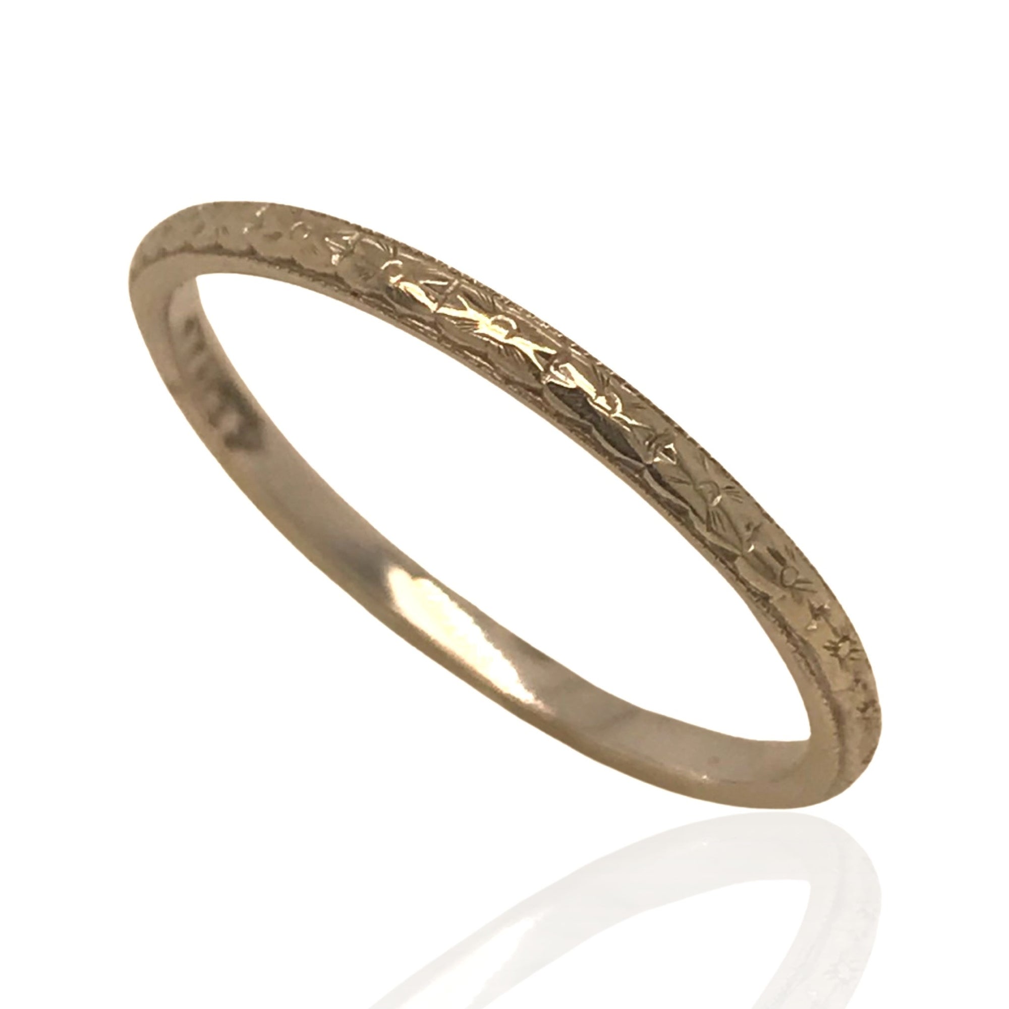 19 Karat White Gold Etched Wedding Band