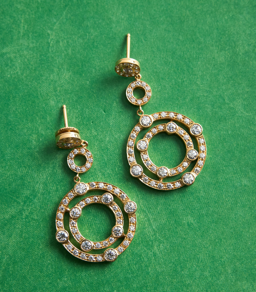 18 Karat Yellow Gold Diamond Earrings