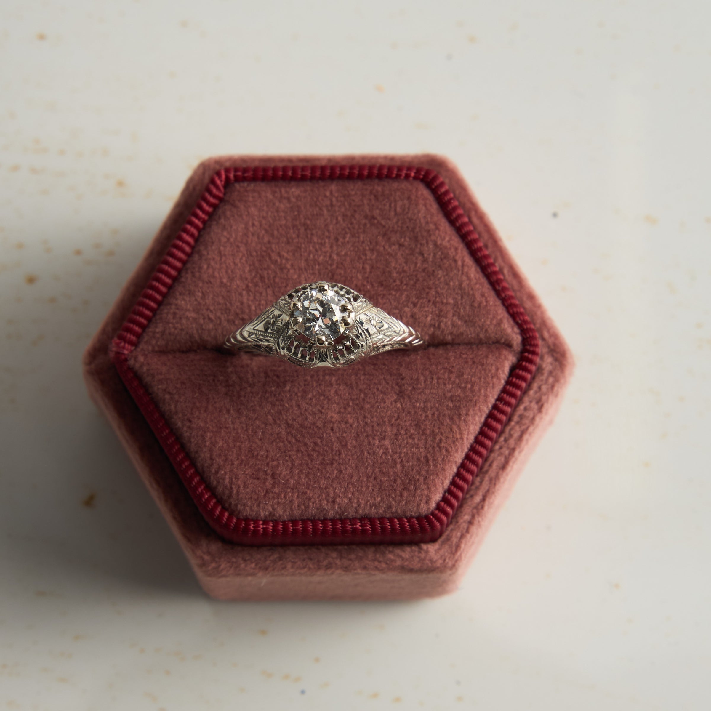 18 Karat White Gold Belais Diamond Ring