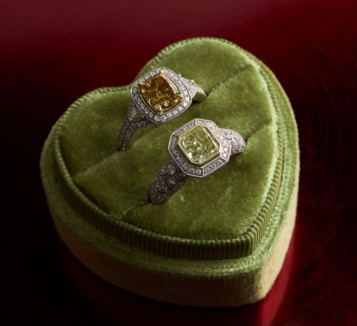 18 Karat White Gold Diamond Ring