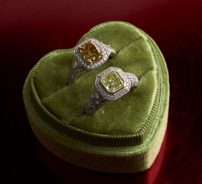 18 Karat White Gold Diamond Ring