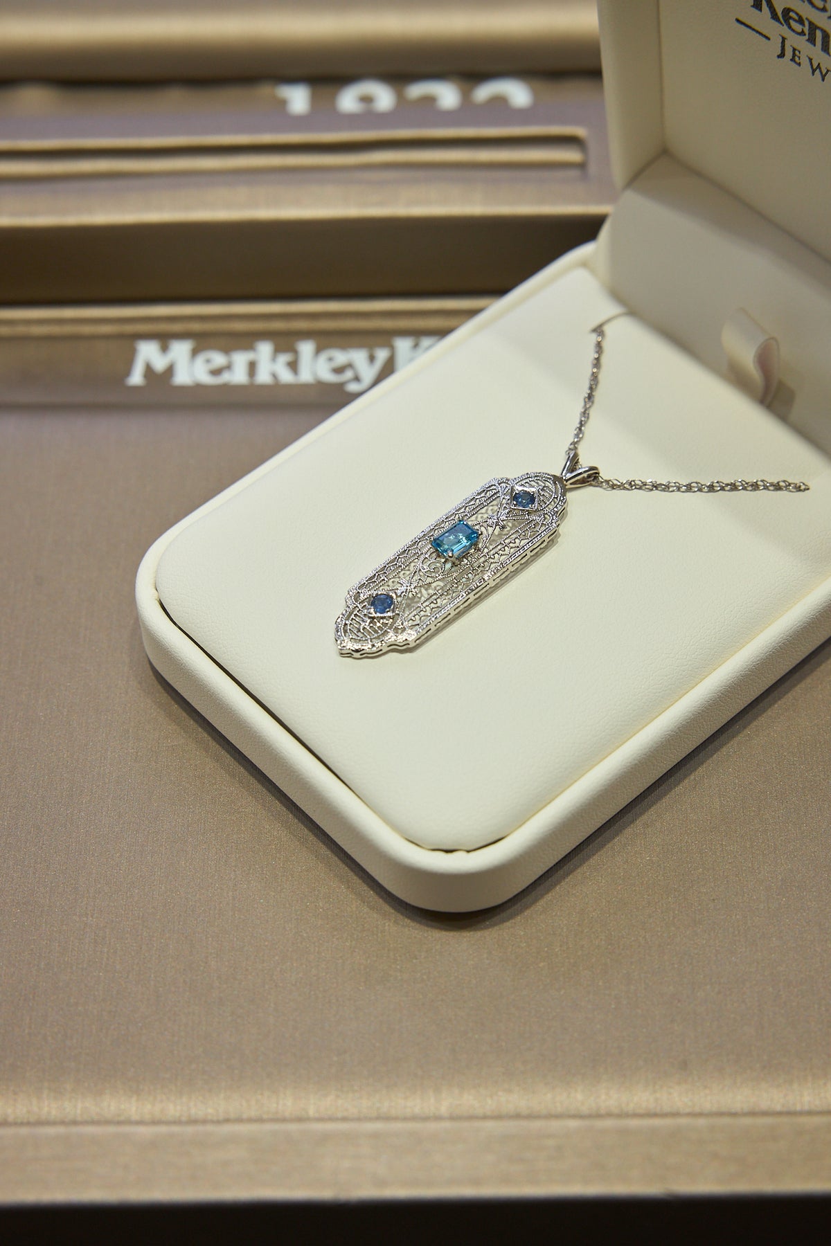 Vintage Filligree Colored Stone Pendant Necklace