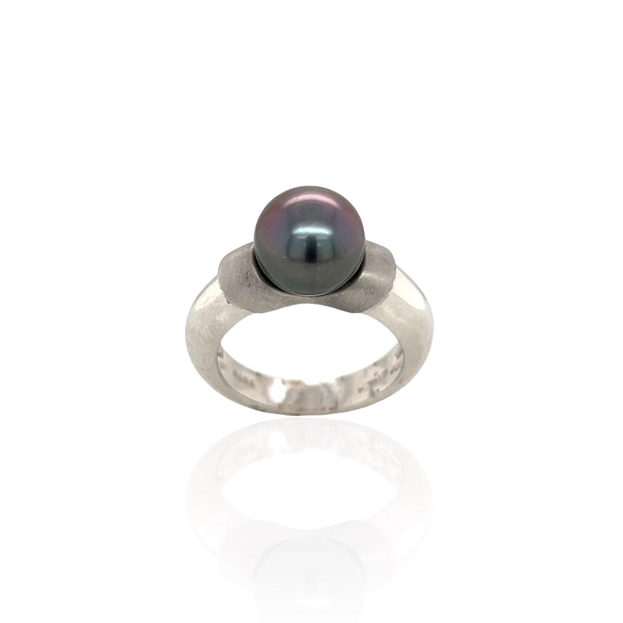 14 Karat White Gold Black Tahitian Pearl Ring