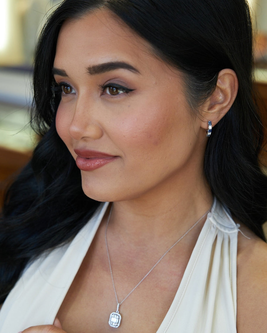 14 Karat White Gold Diamond Halo Pendant