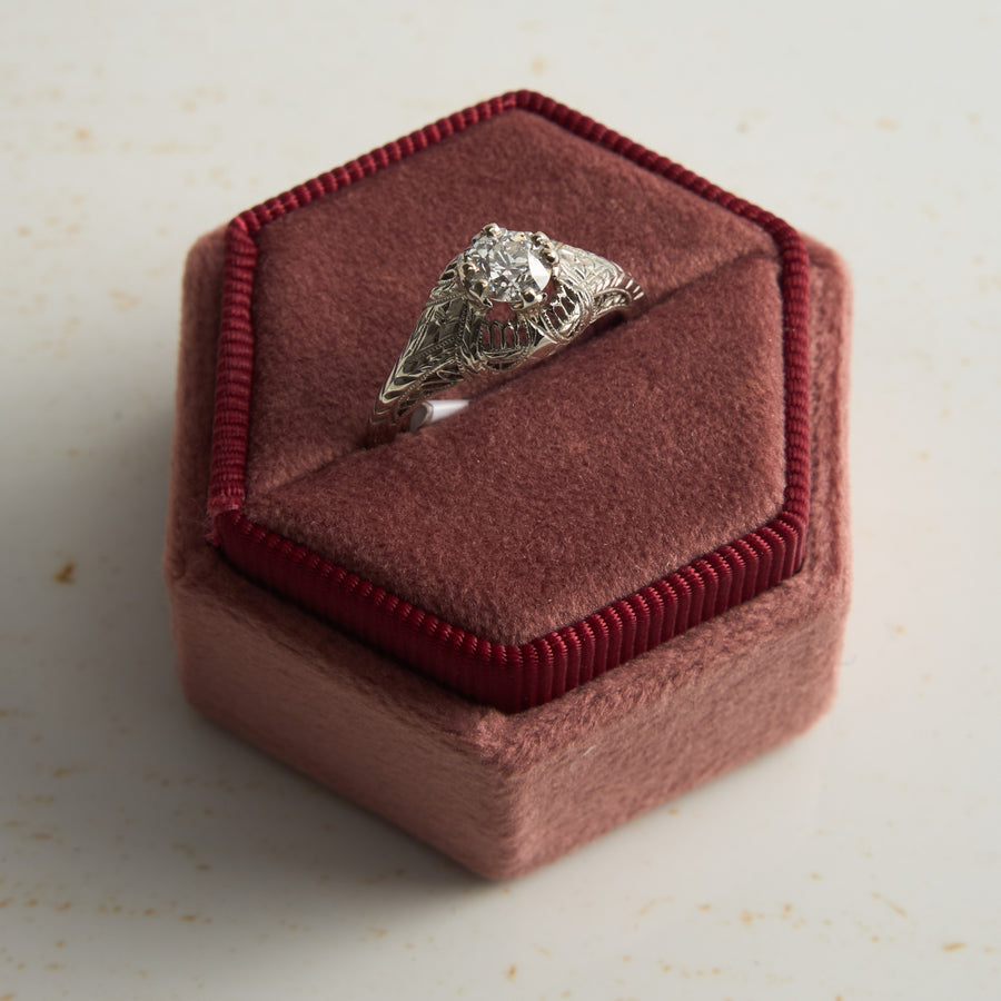 18 Karat White Gold Belais Diamond Ring